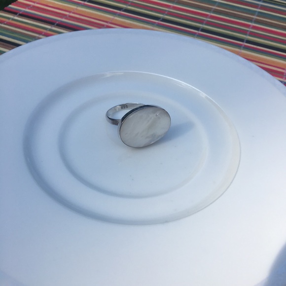Mother of pearl ring - Picture 3 of 6